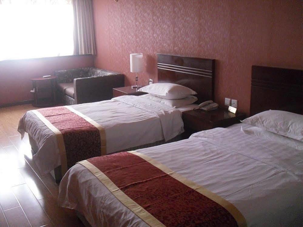 Chongqing Tianshun Hotel Екстер'єр фото